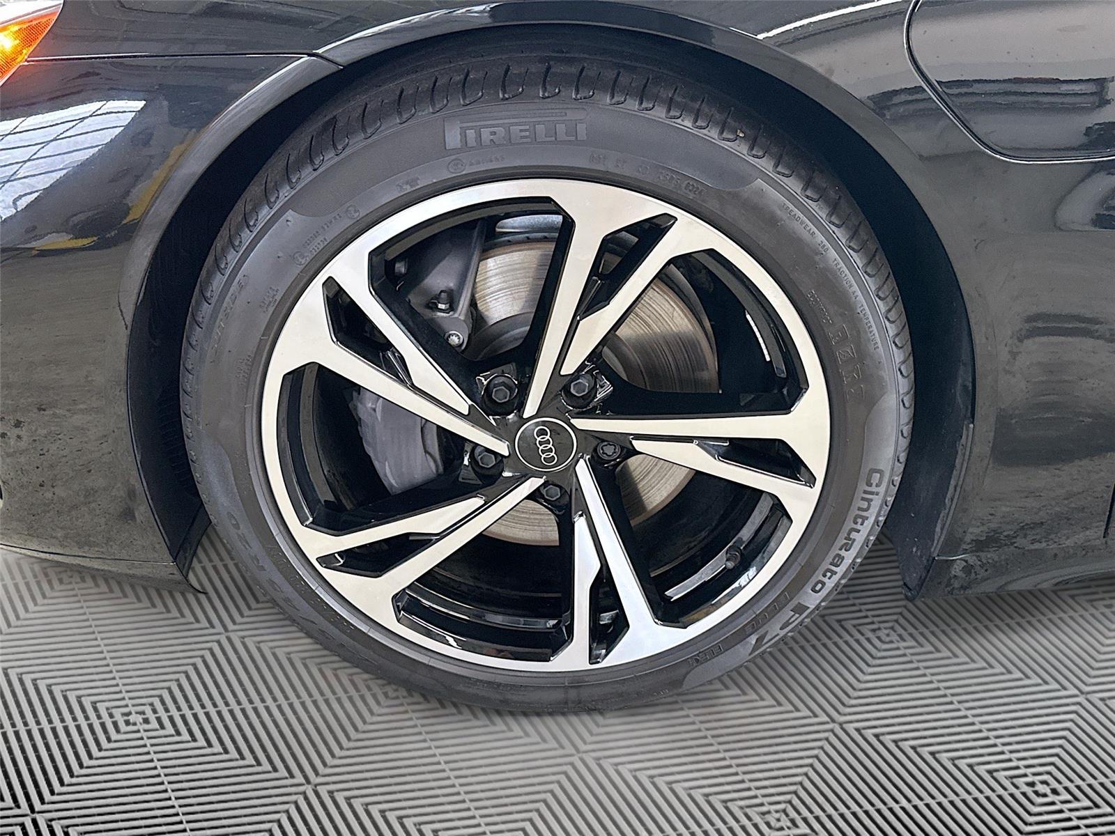 2024 Audi e-tron GT Premium Plus