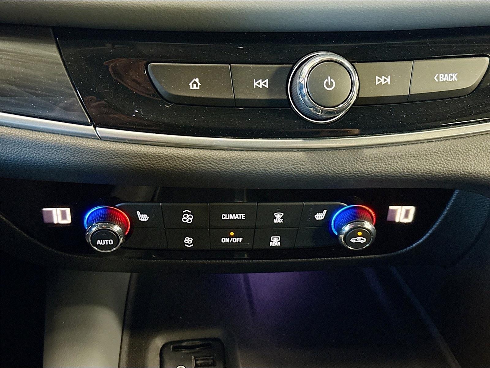 2020 Buick Enclave Essence