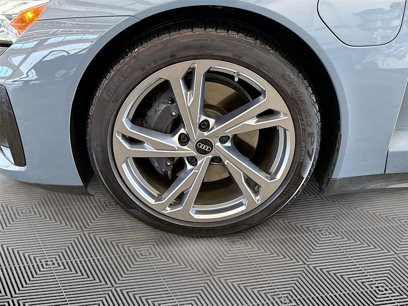 2023 Audi e-tron GT Premium Plus