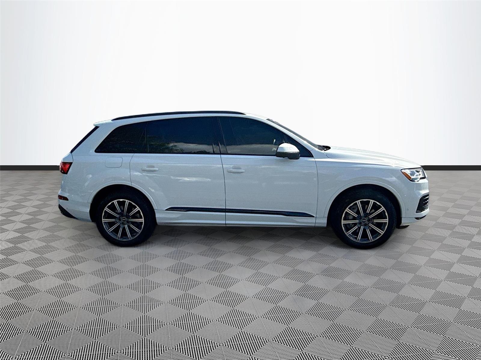 2023 Audi Q7 Premium Plus