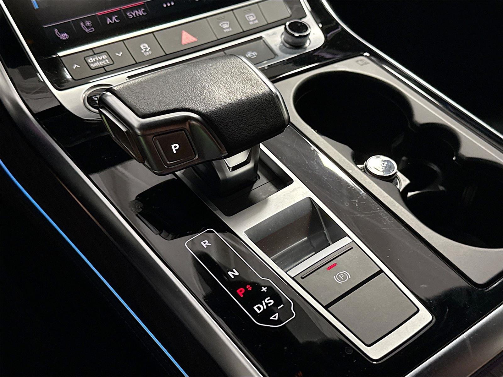 2023 Audi Q7 Premium Plus