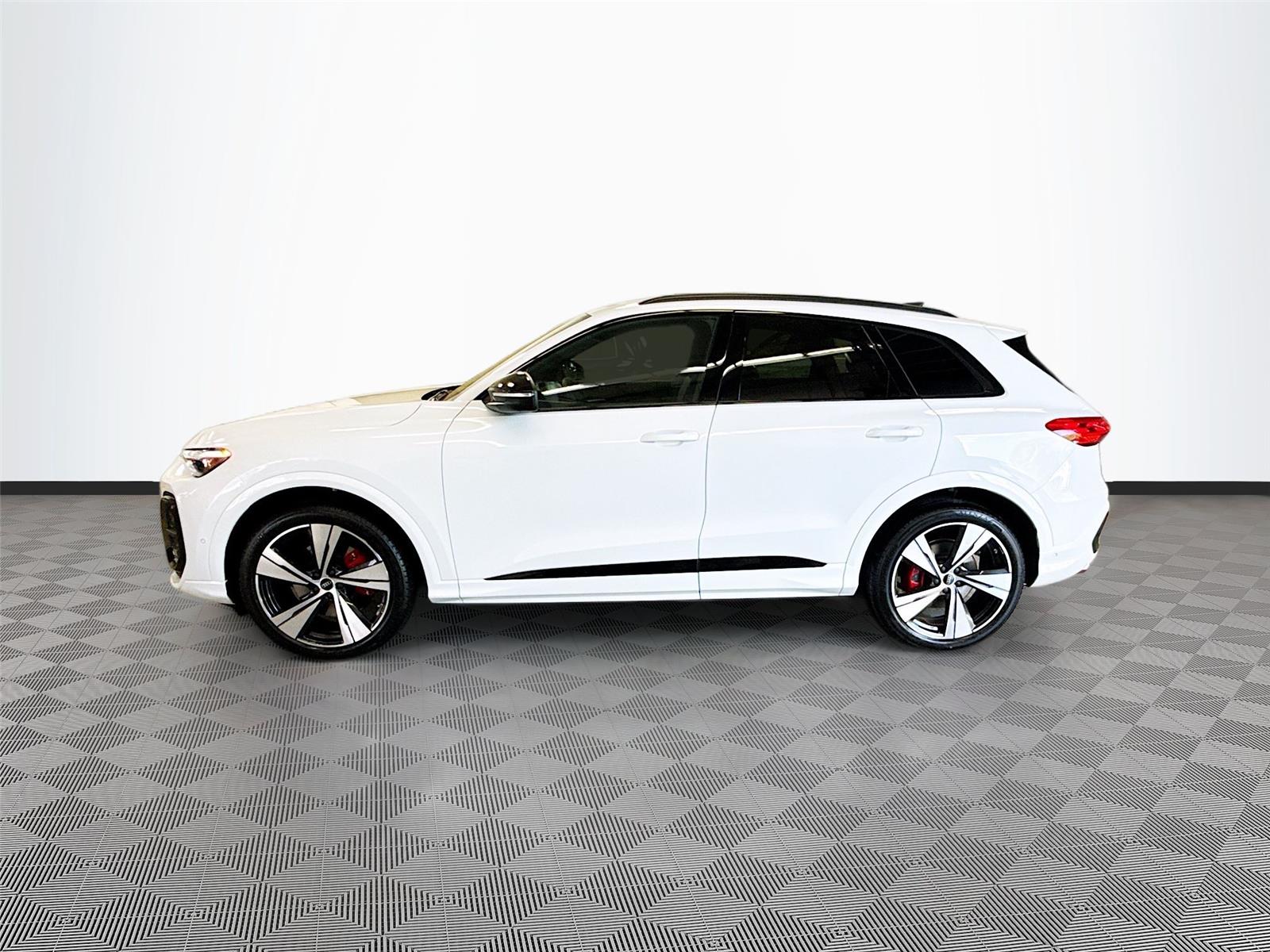 2026 Audi SQ5 Premium Plus