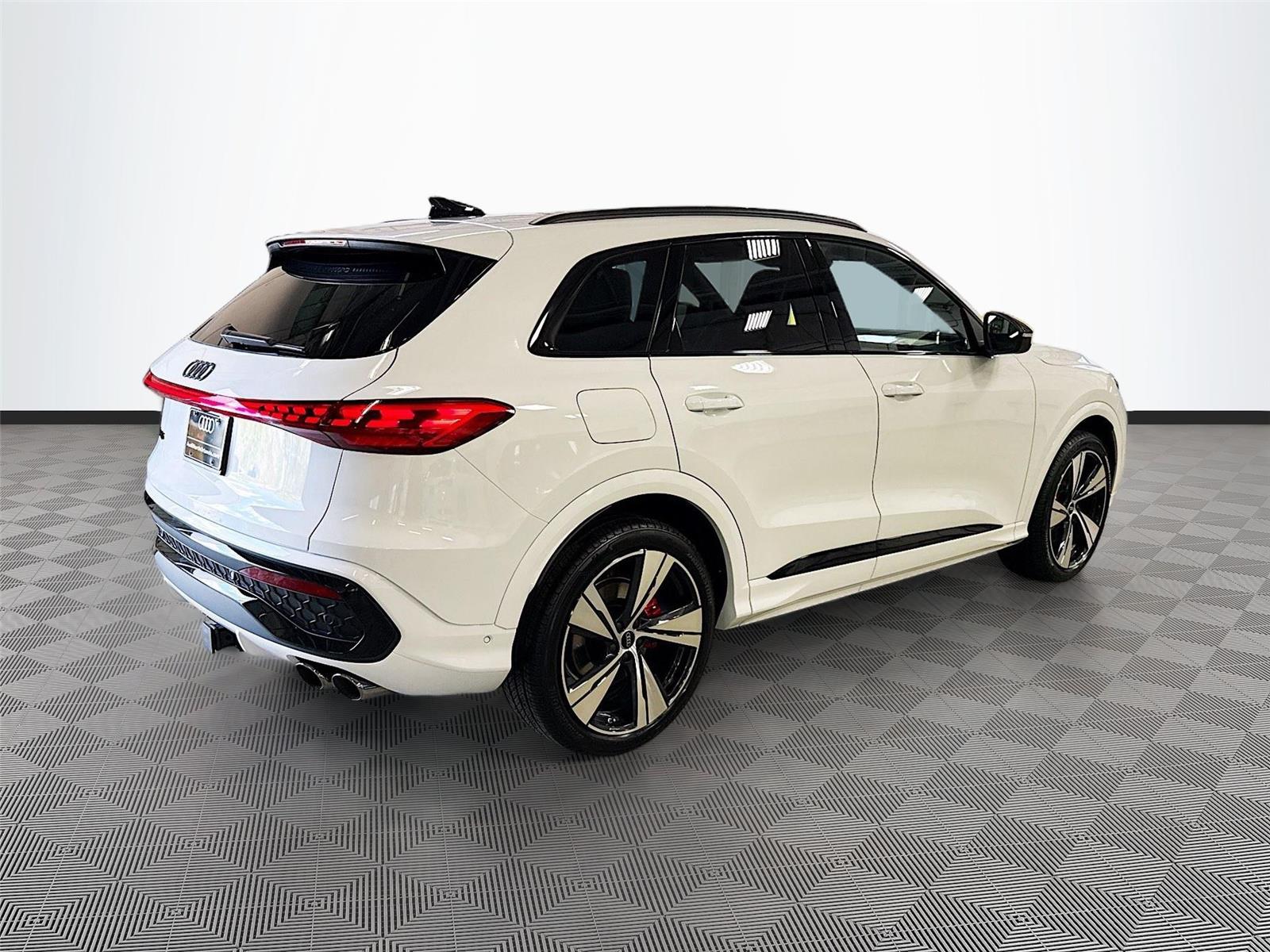 2026 Audi SQ5 Premium Plus