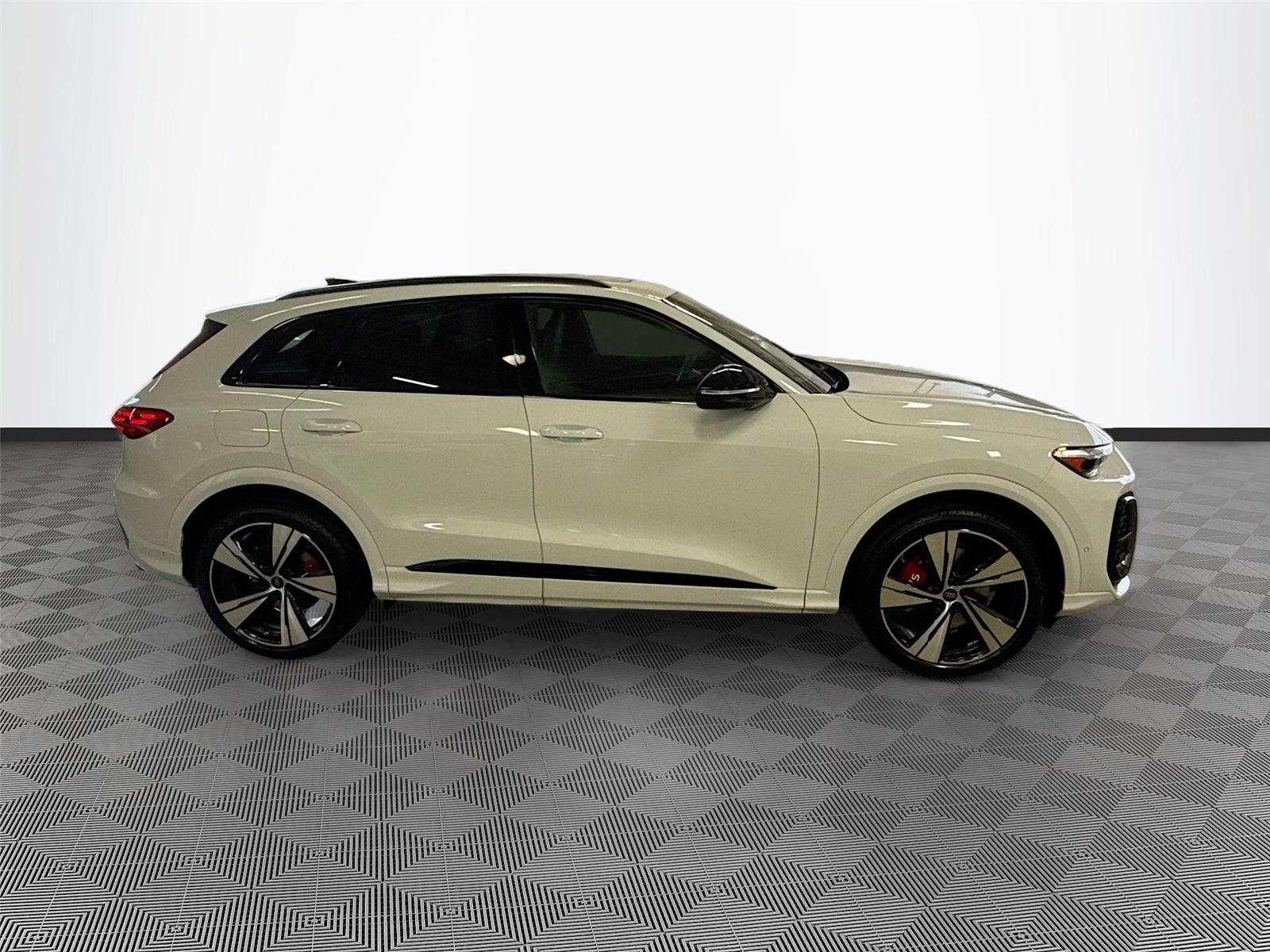 2026 Audi SQ5 Premium Plus