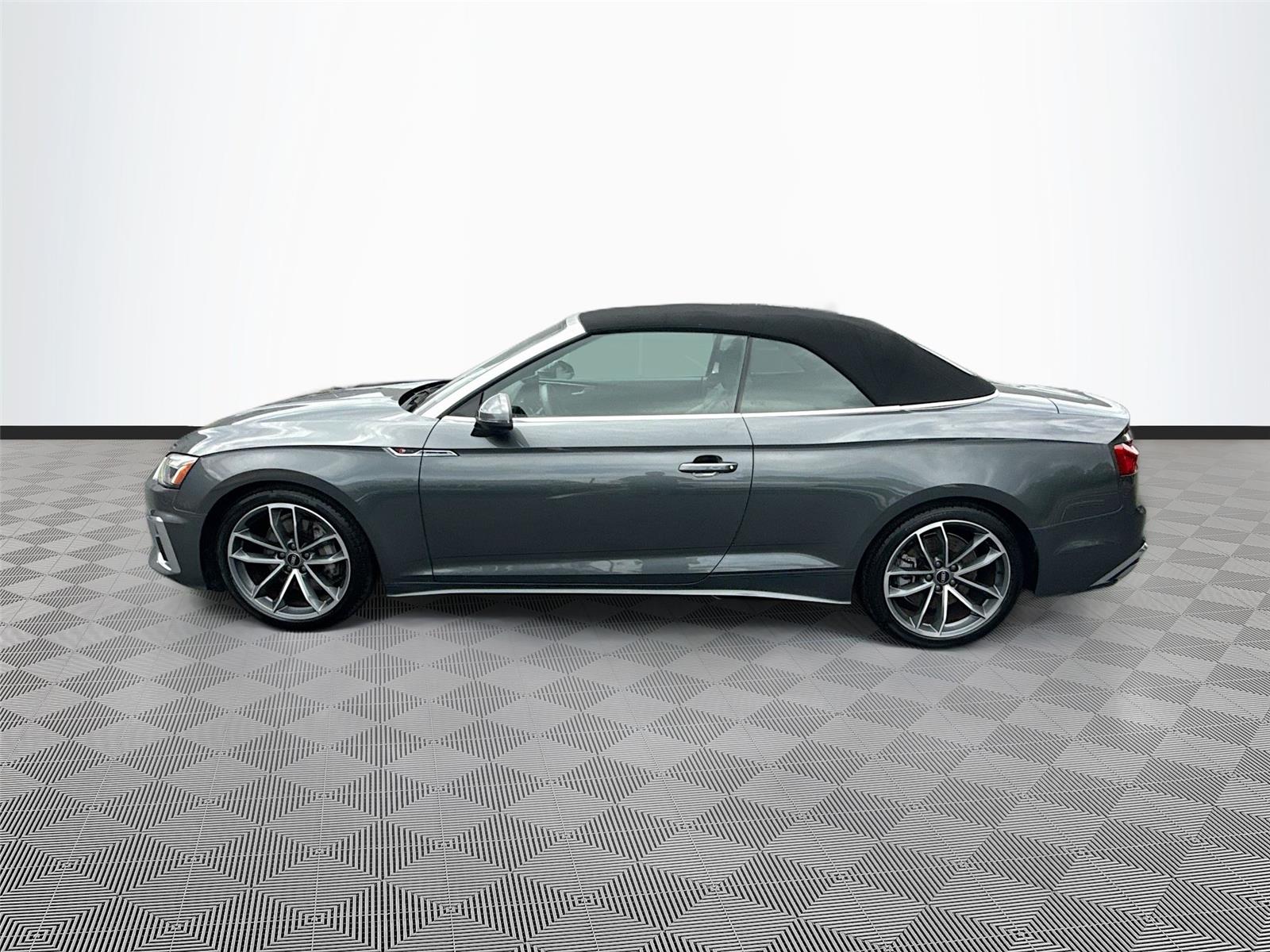 2023 Audi A5 Cabriolet S line Premium Plus