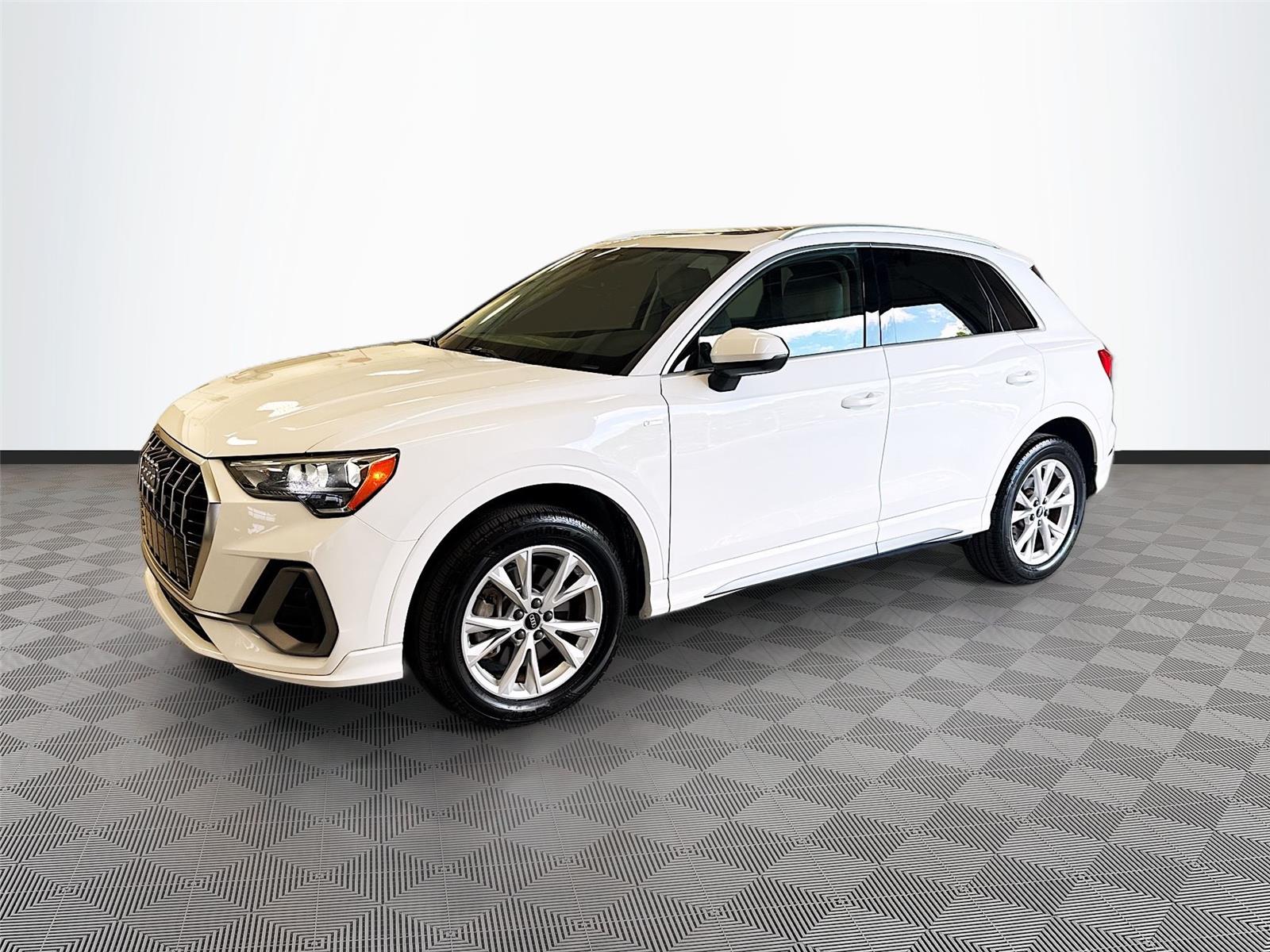 2021 Audi Q3 S line Premium