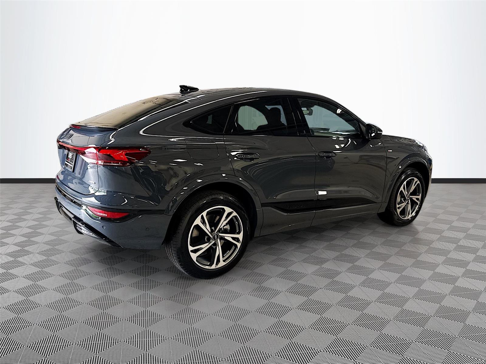 2027 Audi Q6 e-tron Sportback Premium Plus