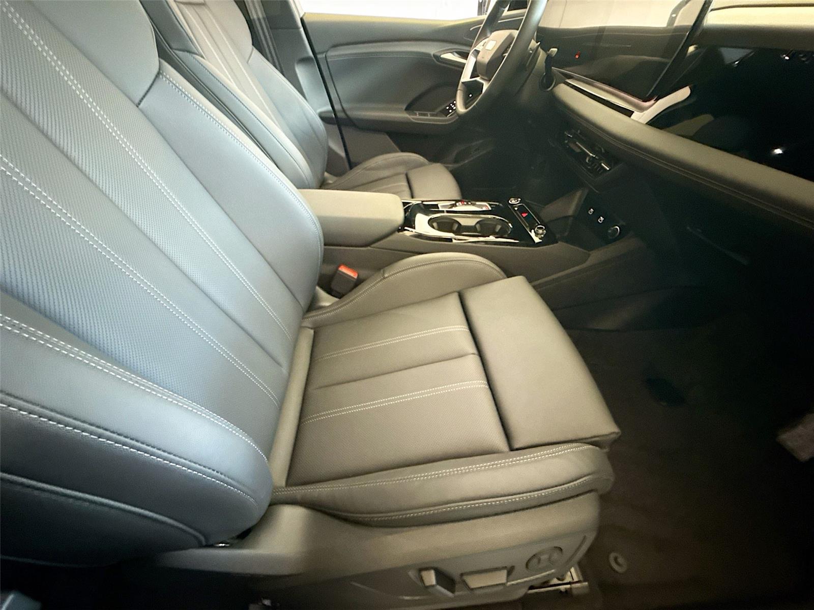 2027 Audi Q6 e-tron Premium Plus