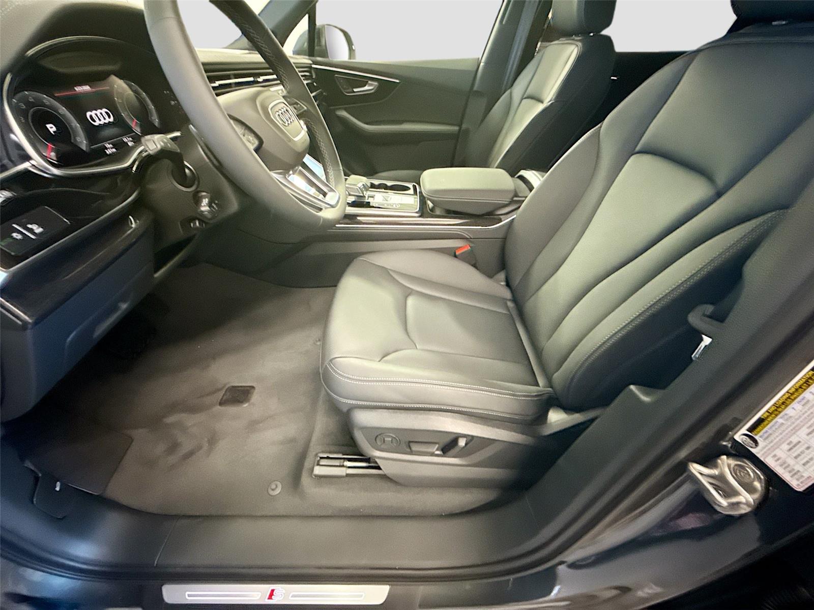 2026 Audi Q7 Premium Plus