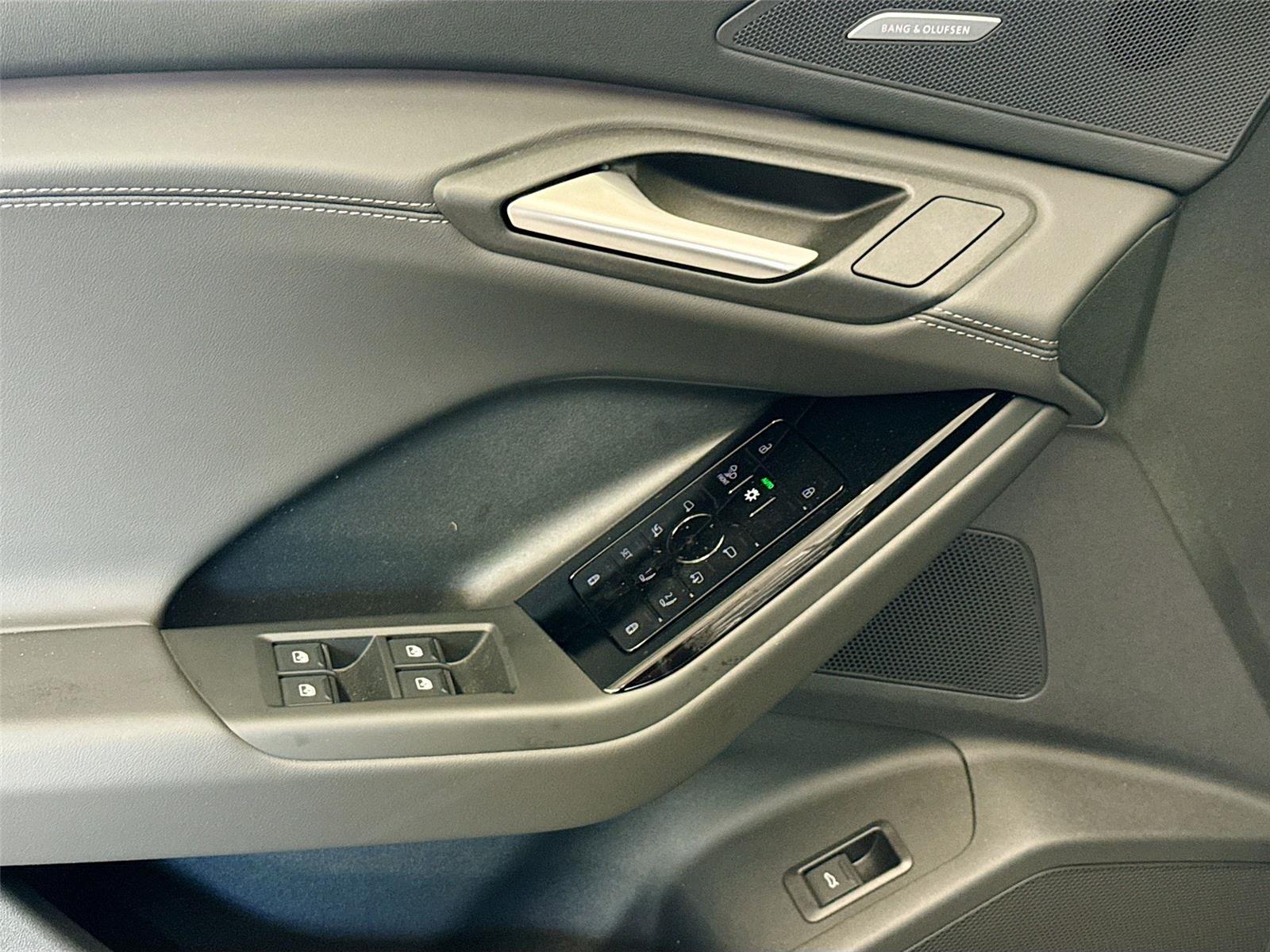 2027 Audi Q6 e-tron Sportback Premium Plus