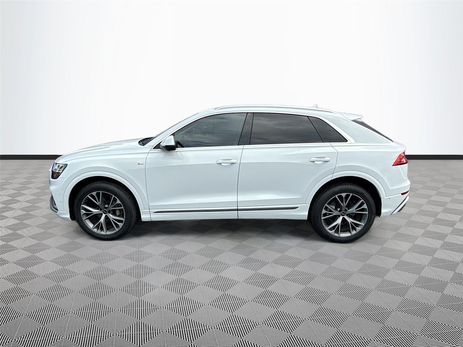 2023 Audi Q8 Premium Plus