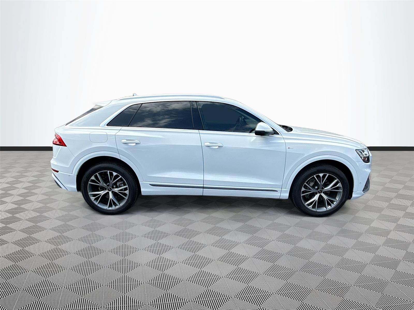 2023 Audi Q8 Premium Plus