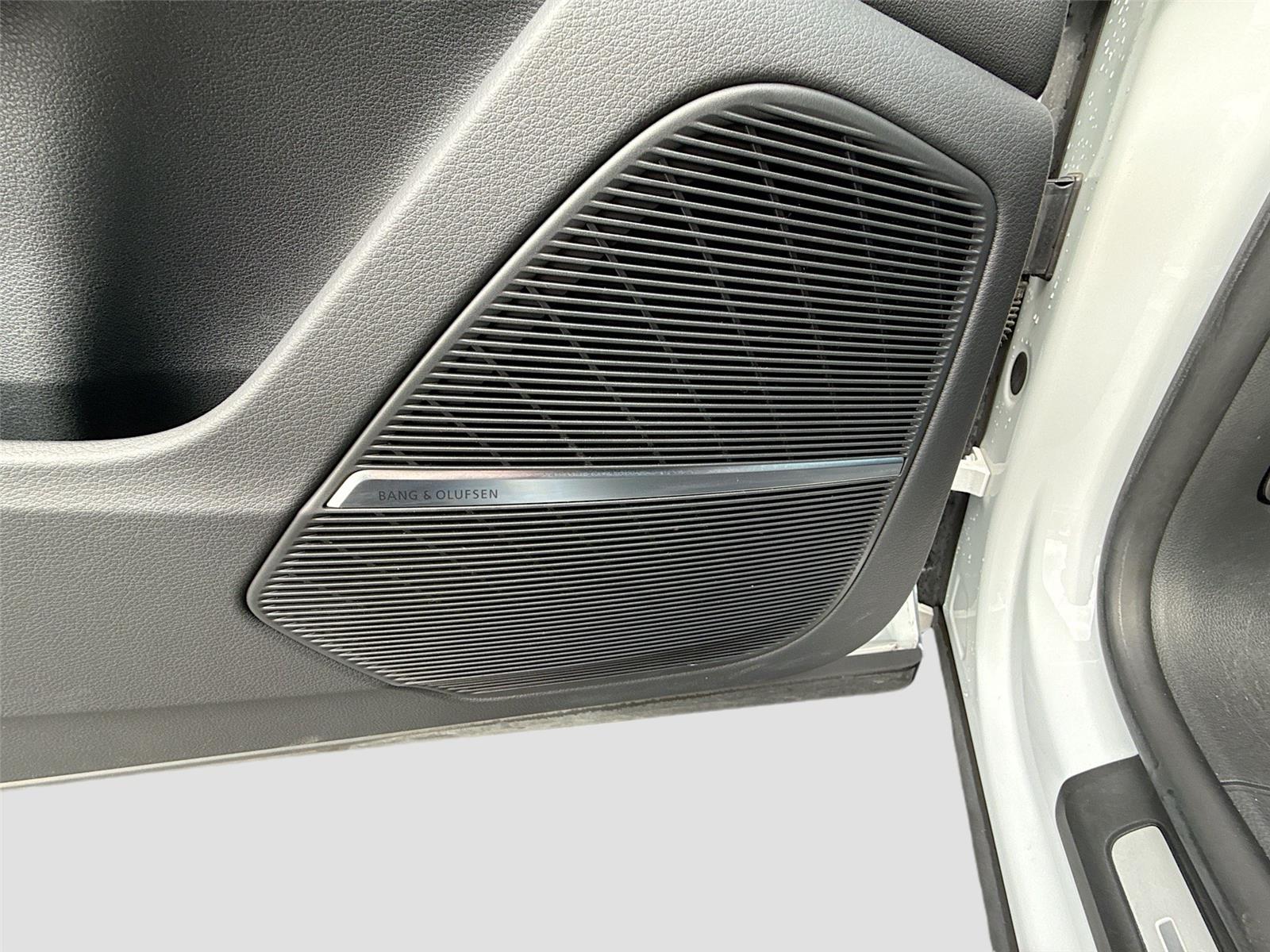 2023 Audi Q8 Premium Plus