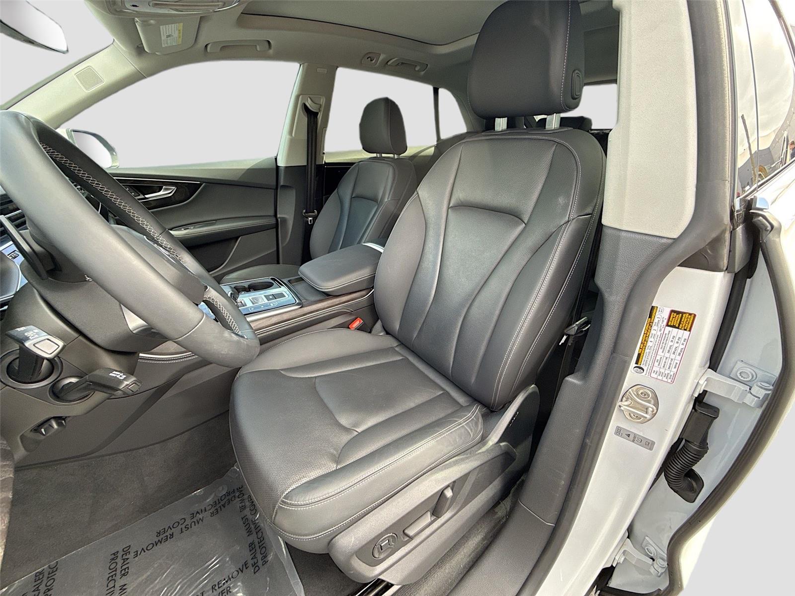 2023 Audi Q8 Premium Plus