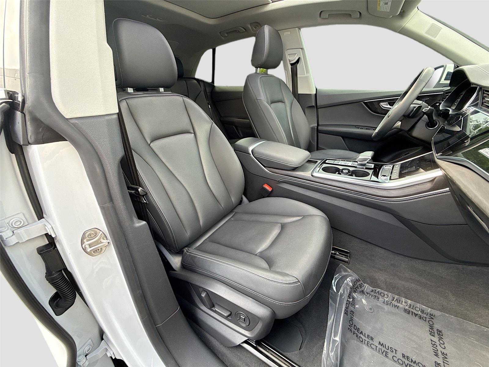 2023 Audi Q8 Premium Plus