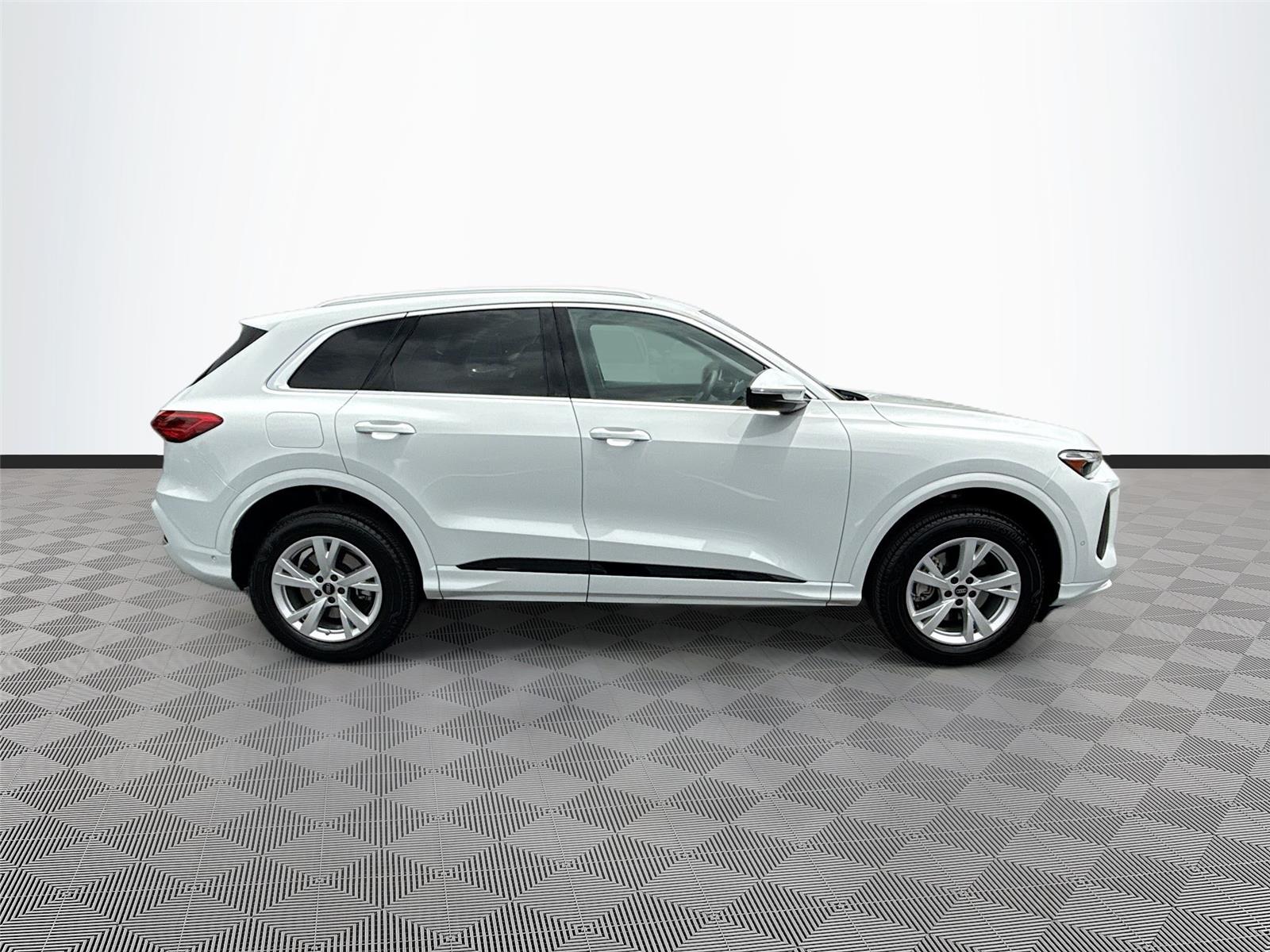 2025 Audi Q5 Premium