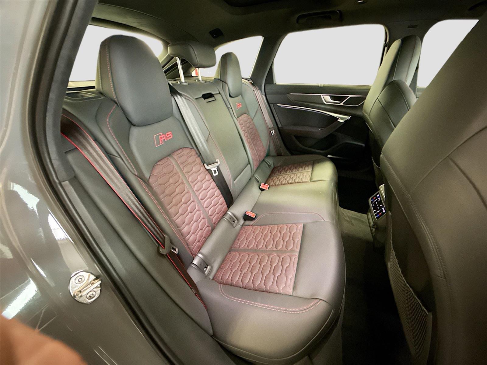 2026 Audi RS 6 Avant performance