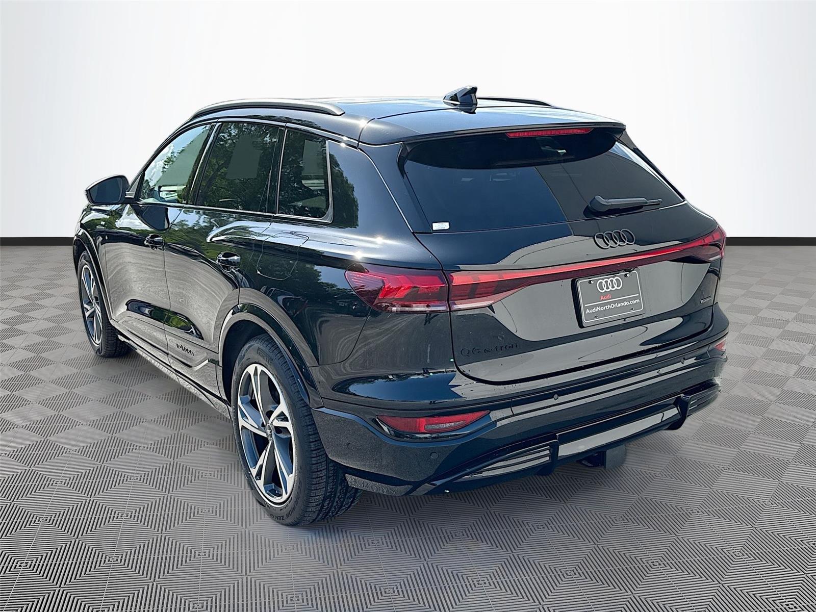 2027 Audi Q6 e-tron Prestige