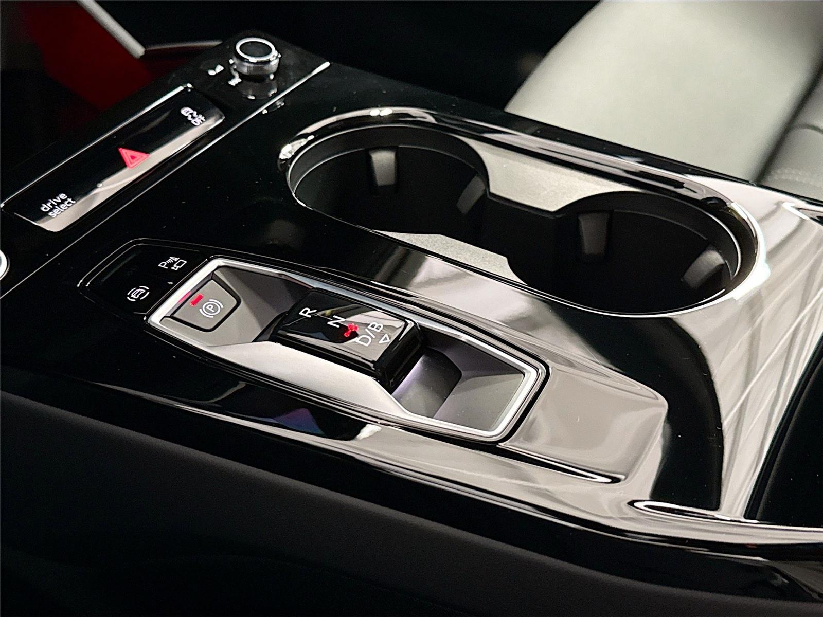 2027 Audi Q6 e-tron Prestige