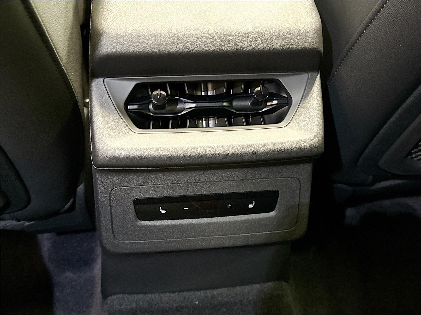 2027 Audi Q6 e-tron Prestige