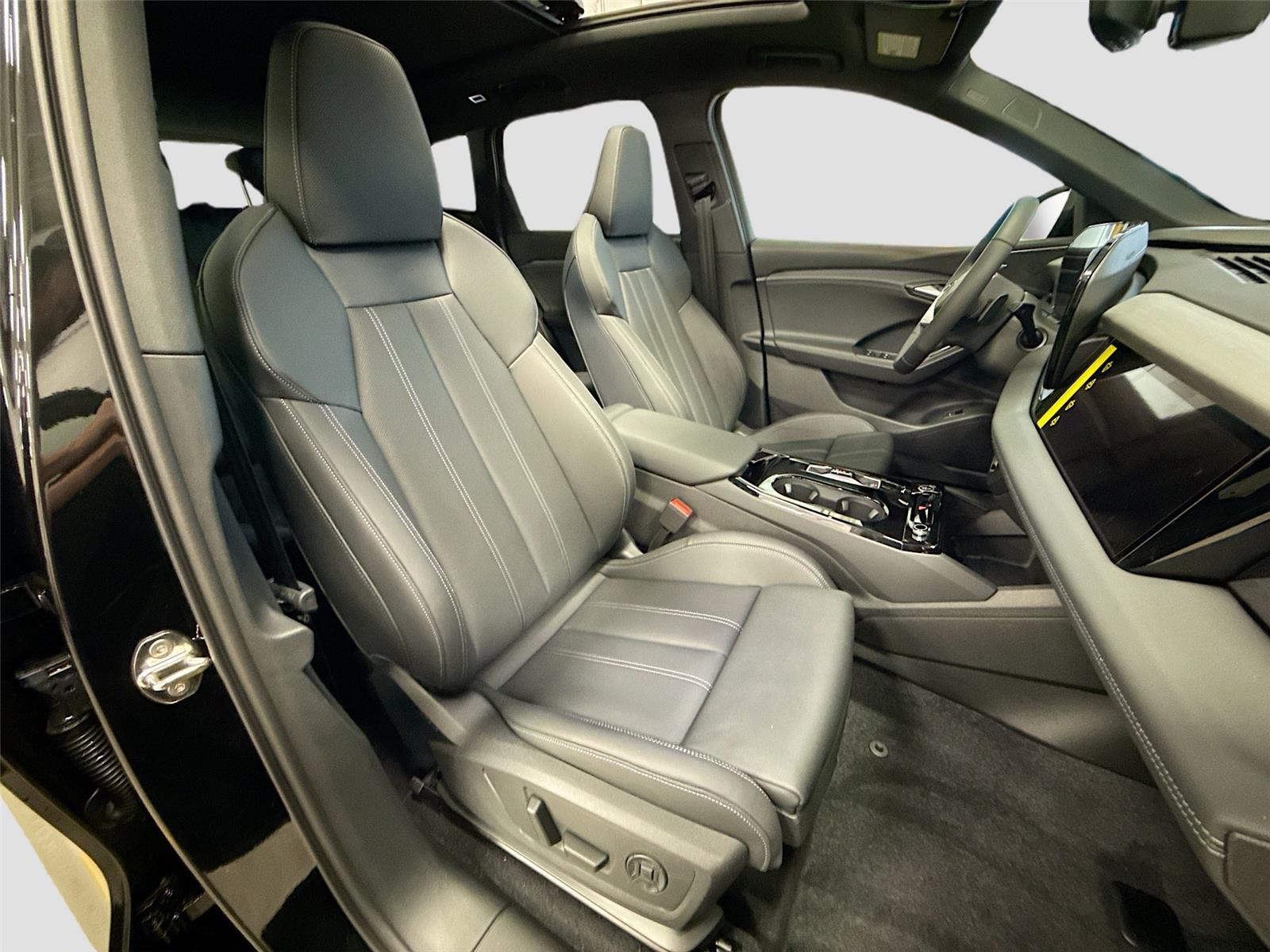 2027 Audi Q6 e-tron Prestige