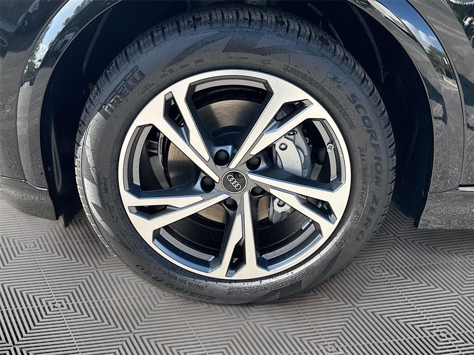 2027 Audi Q6 e-tron Prestige