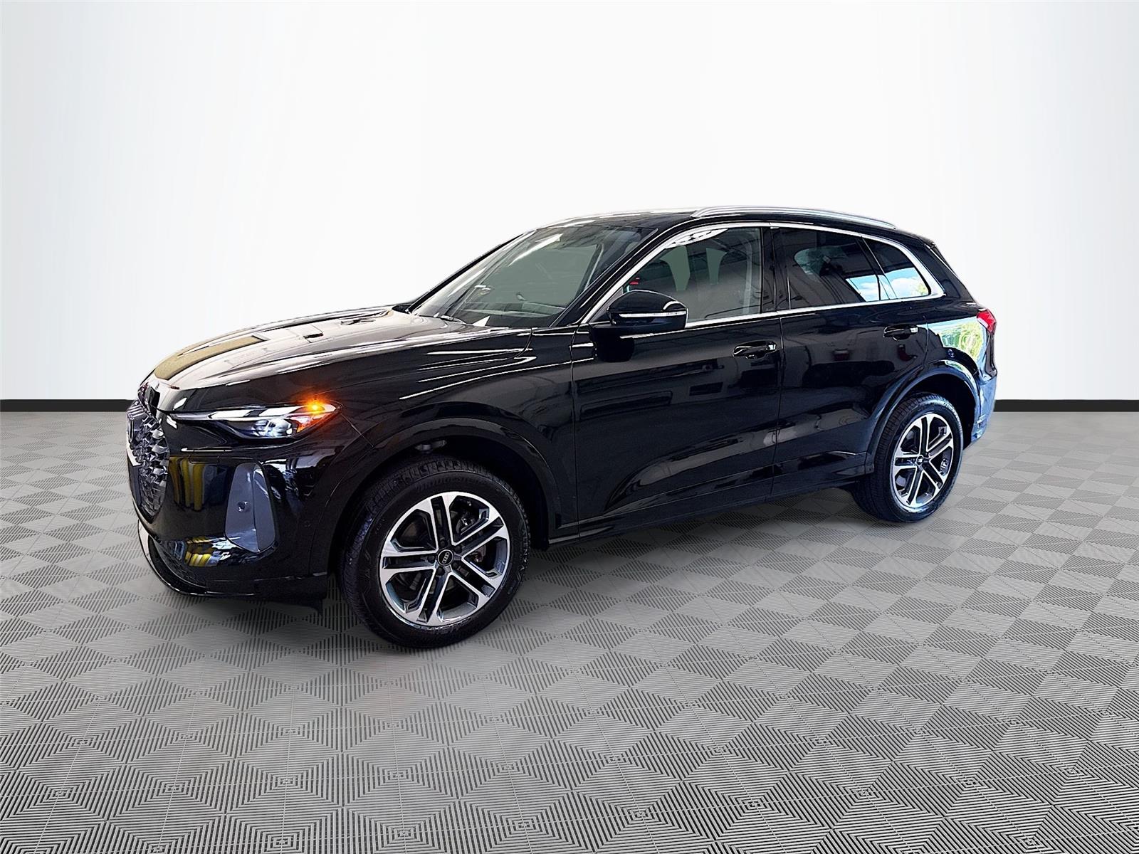 2025 Audi Q5 Premium