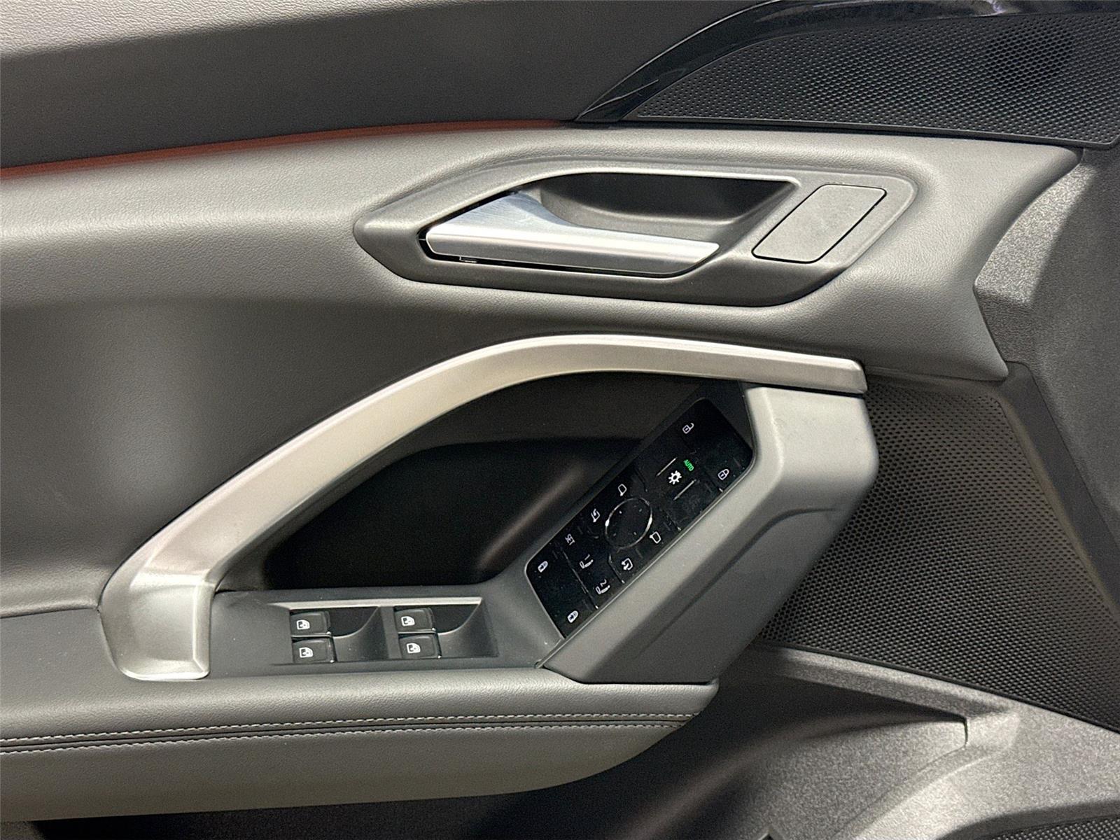 2025 Audi Q5 Premium