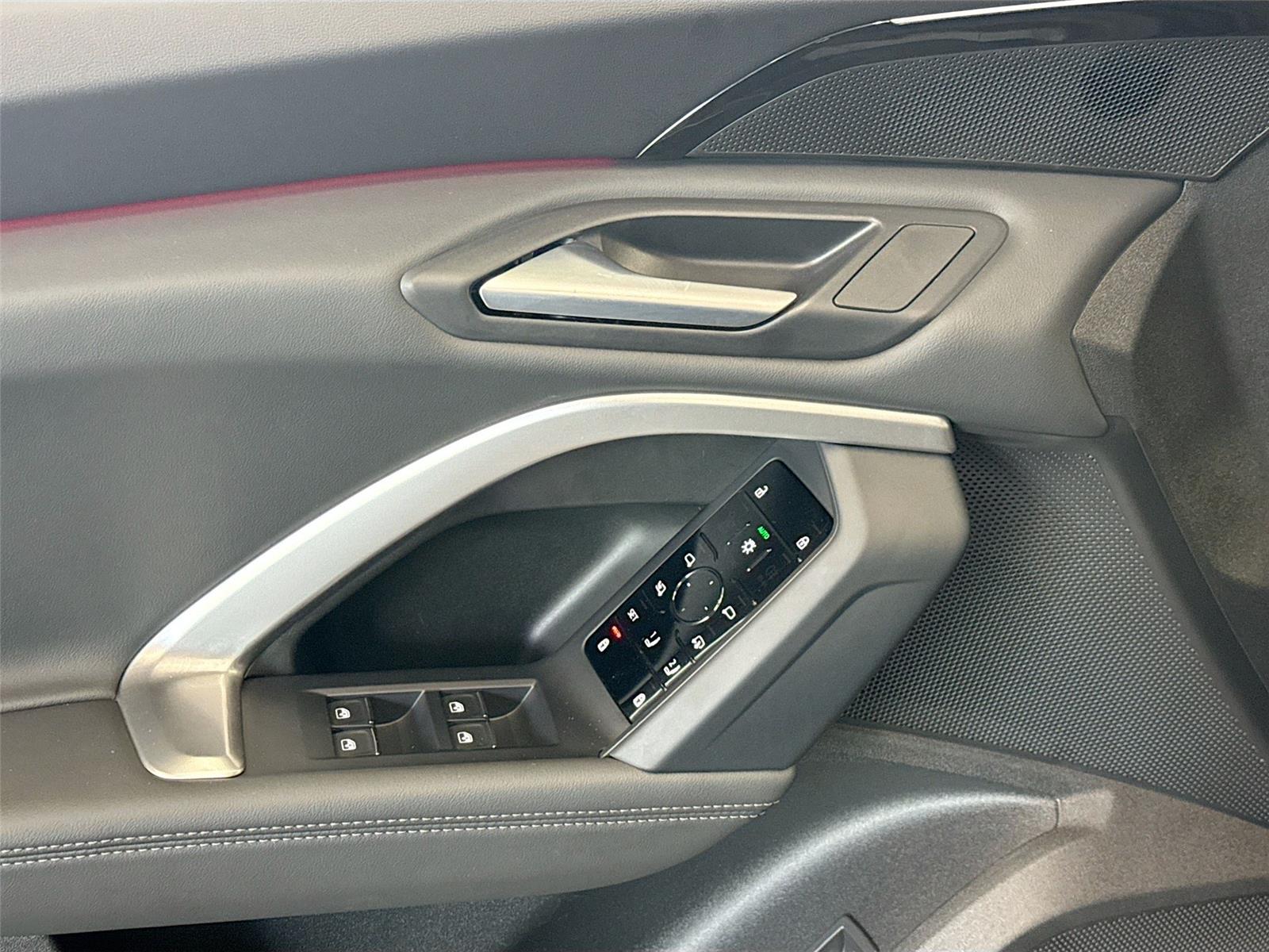 2025 Audi Q5 Premium