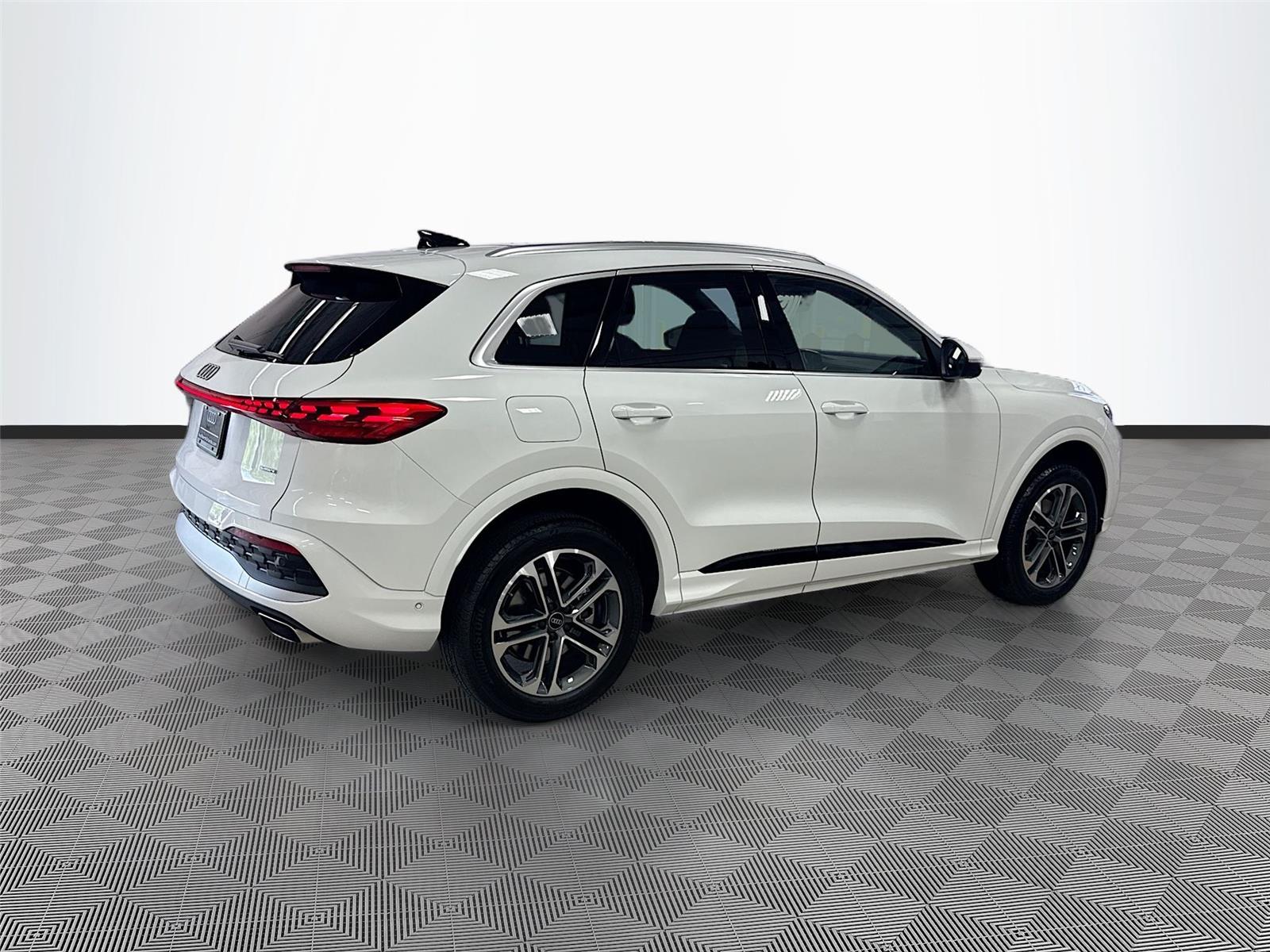 2025 Audi Q5 Premium