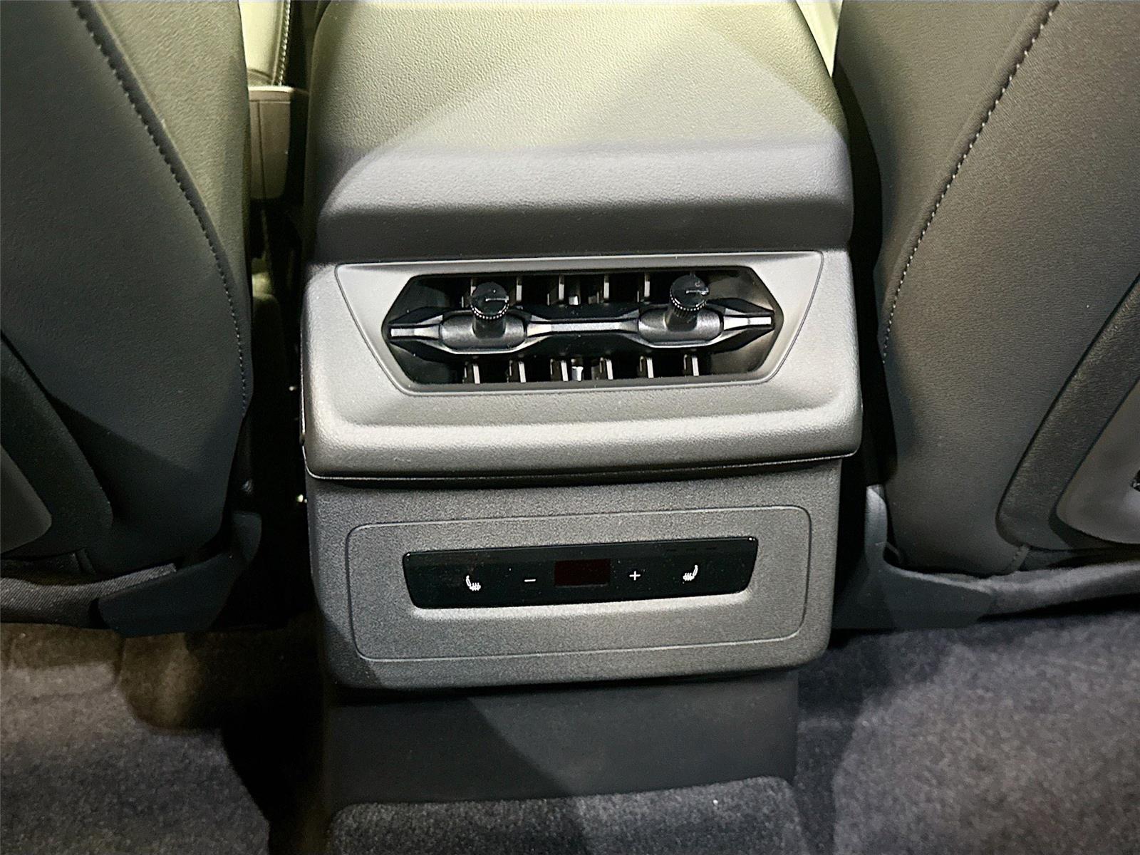 2027 Audi Q6 e-tron Prestige