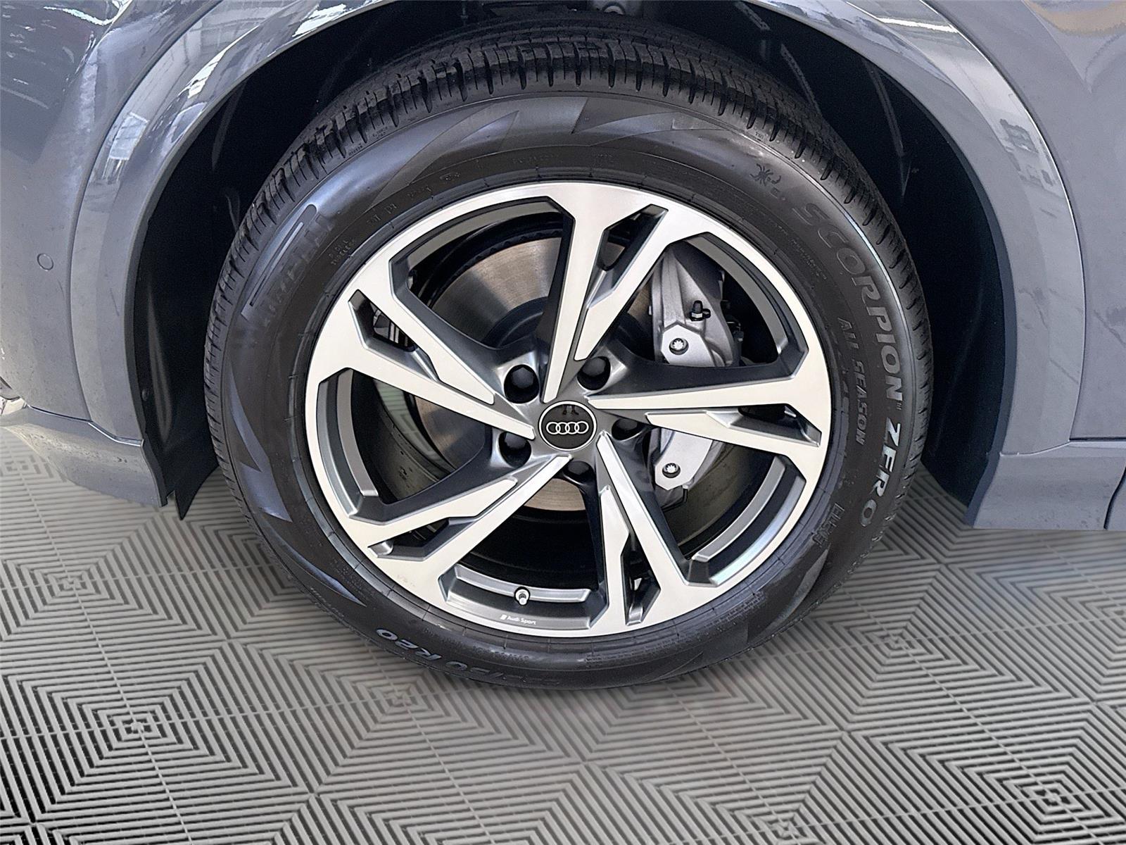 2027 Audi Q6 e-tron Prestige
