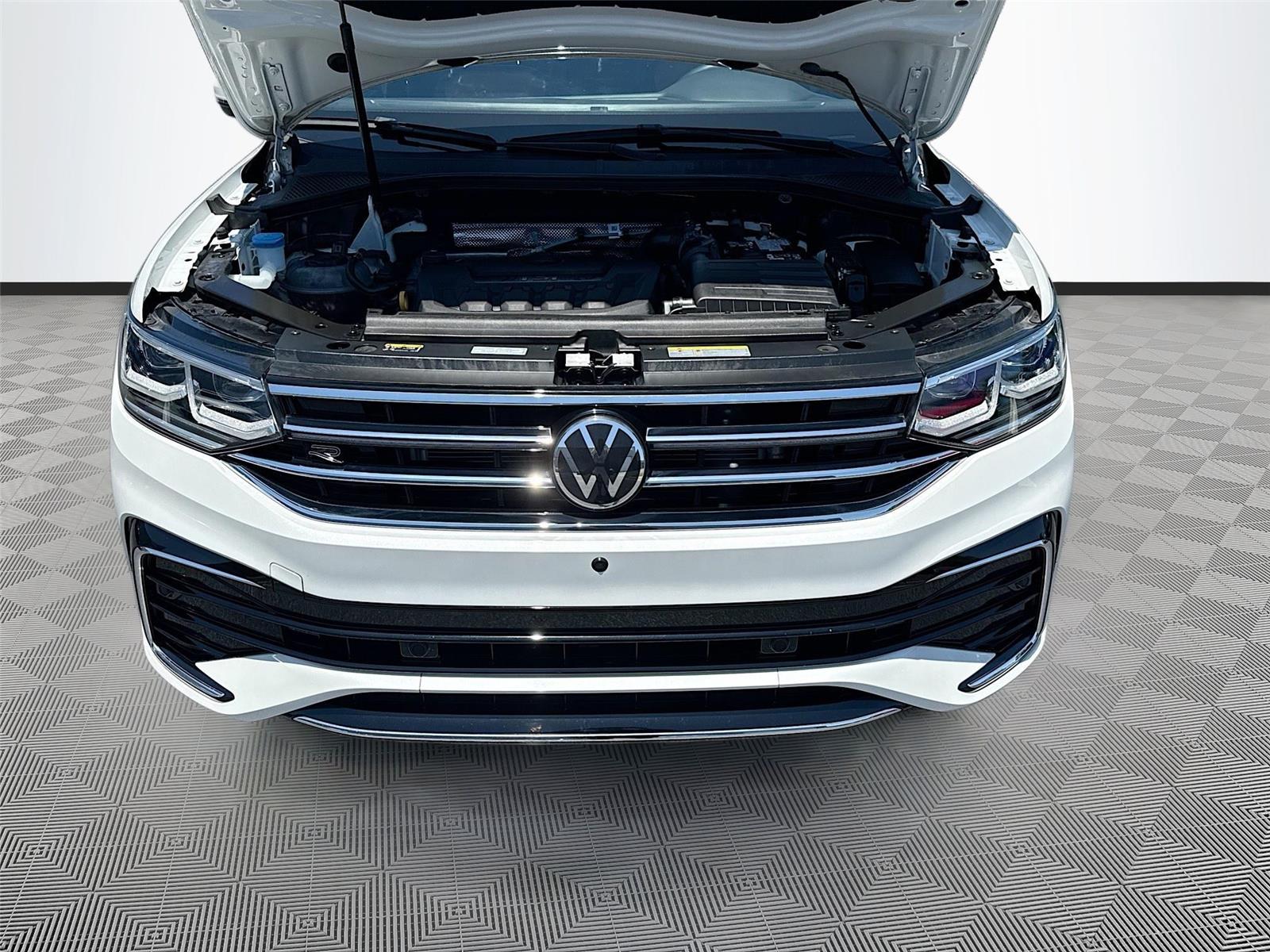 2024 Volkswagen Tiguan SEL R-Line