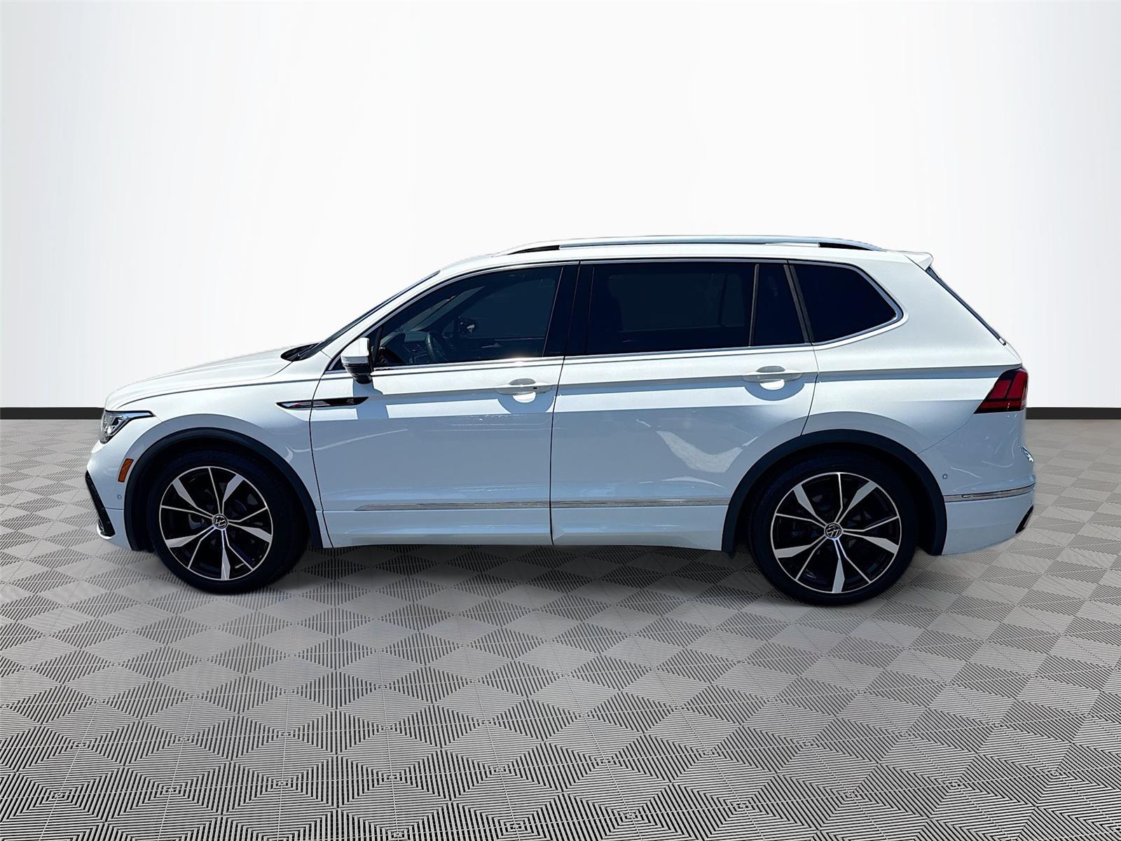 2024 Volkswagen Tiguan SEL R-Line