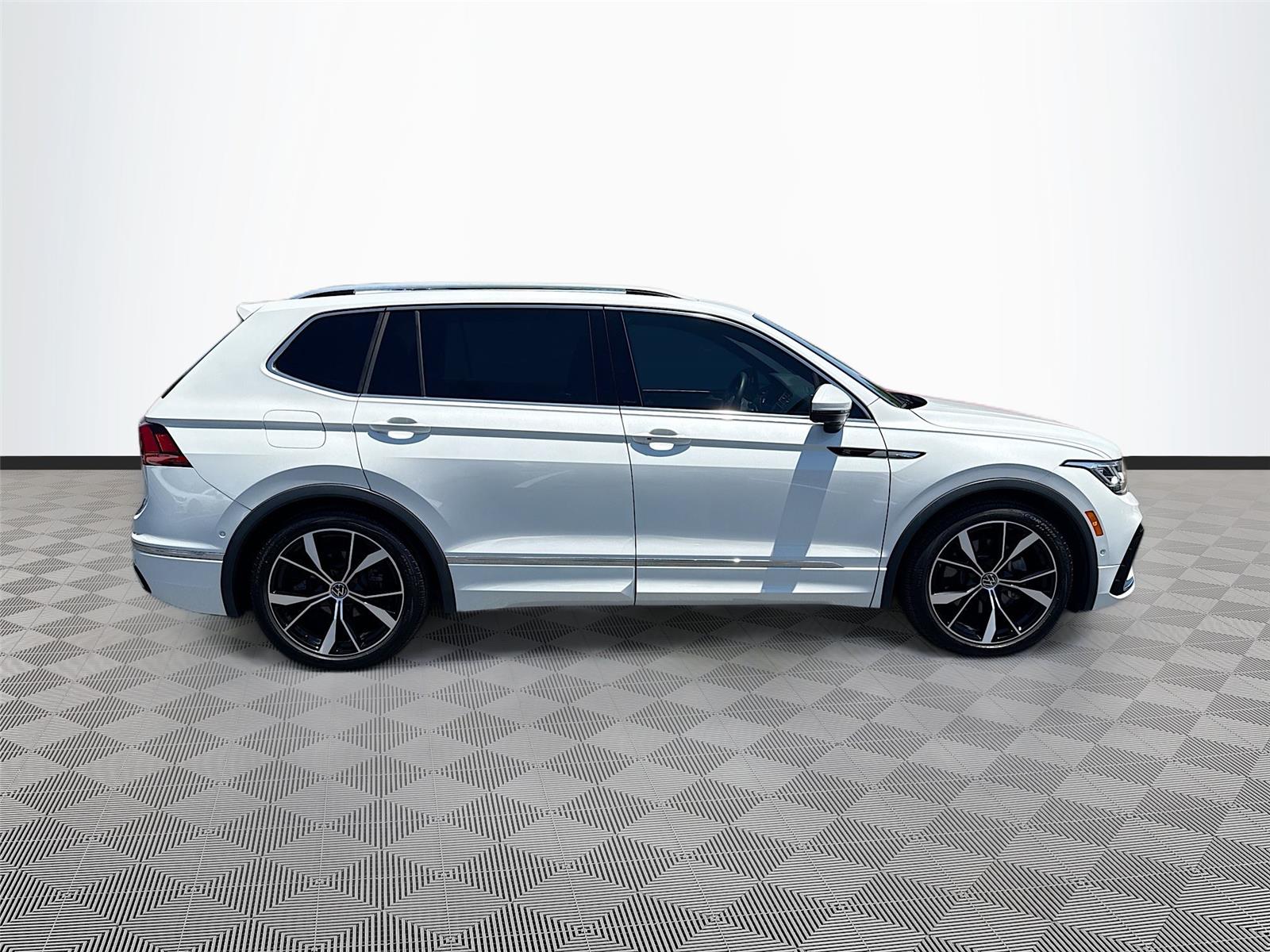 2024 Volkswagen Tiguan SEL R-Line