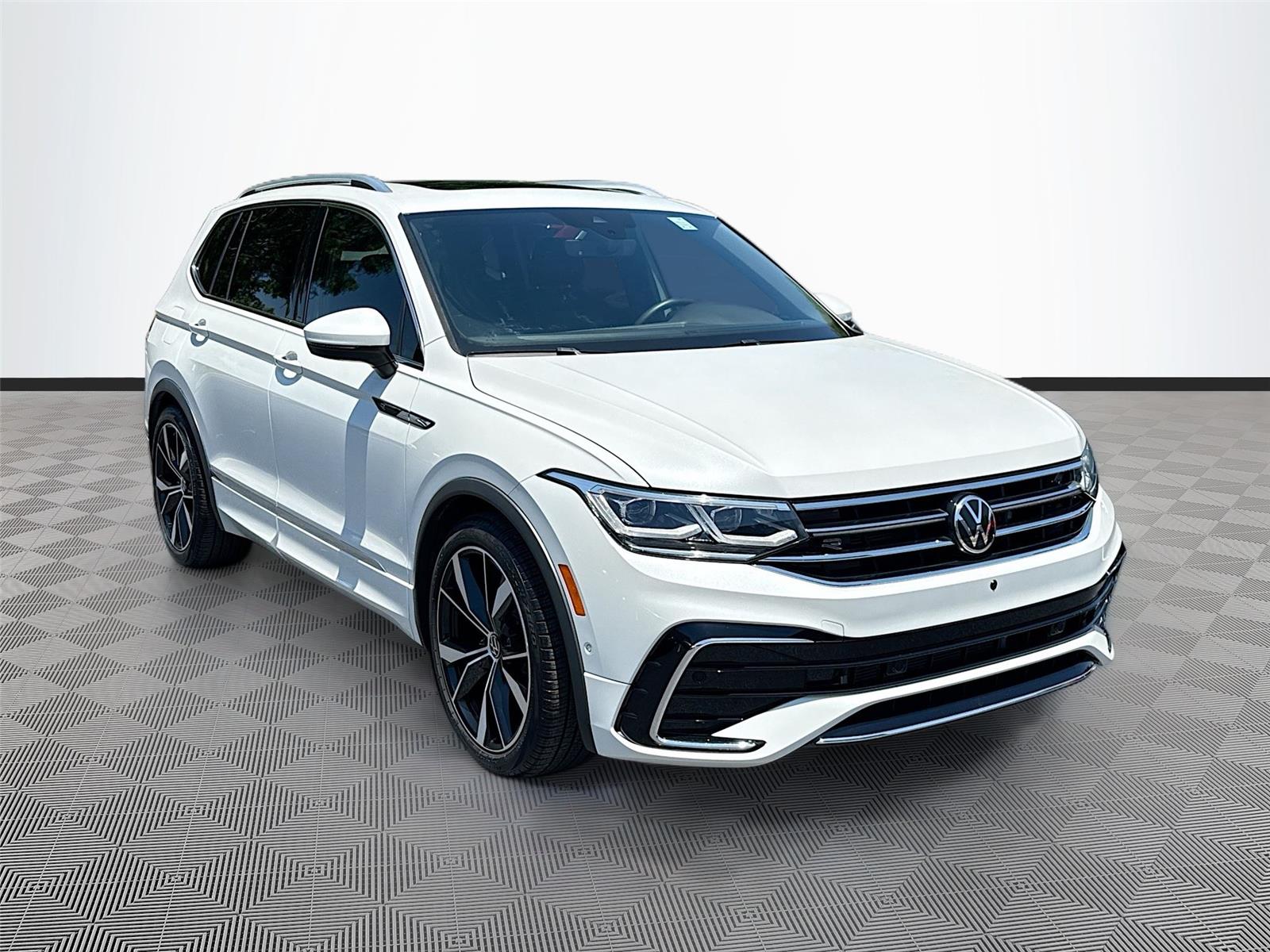 2024 Volkswagen Tiguan SEL R-Line