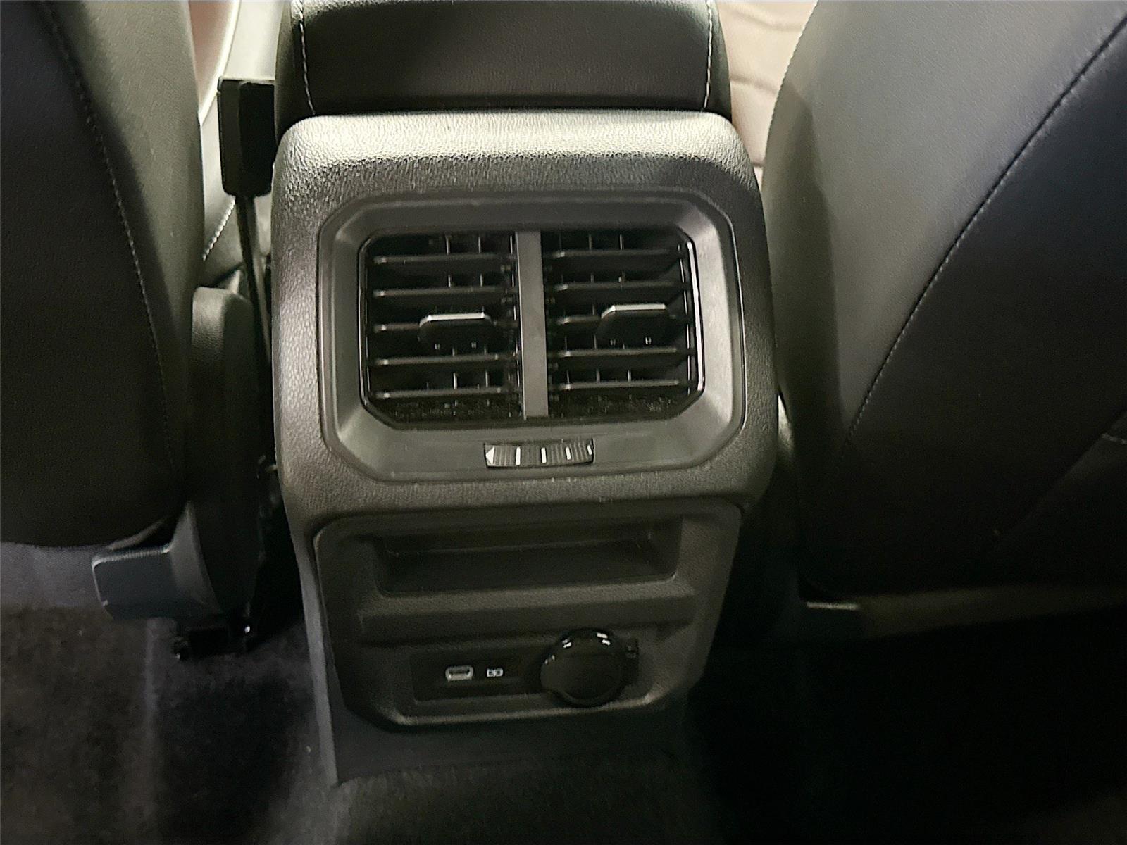 2024 Volkswagen Tiguan SEL R-Line