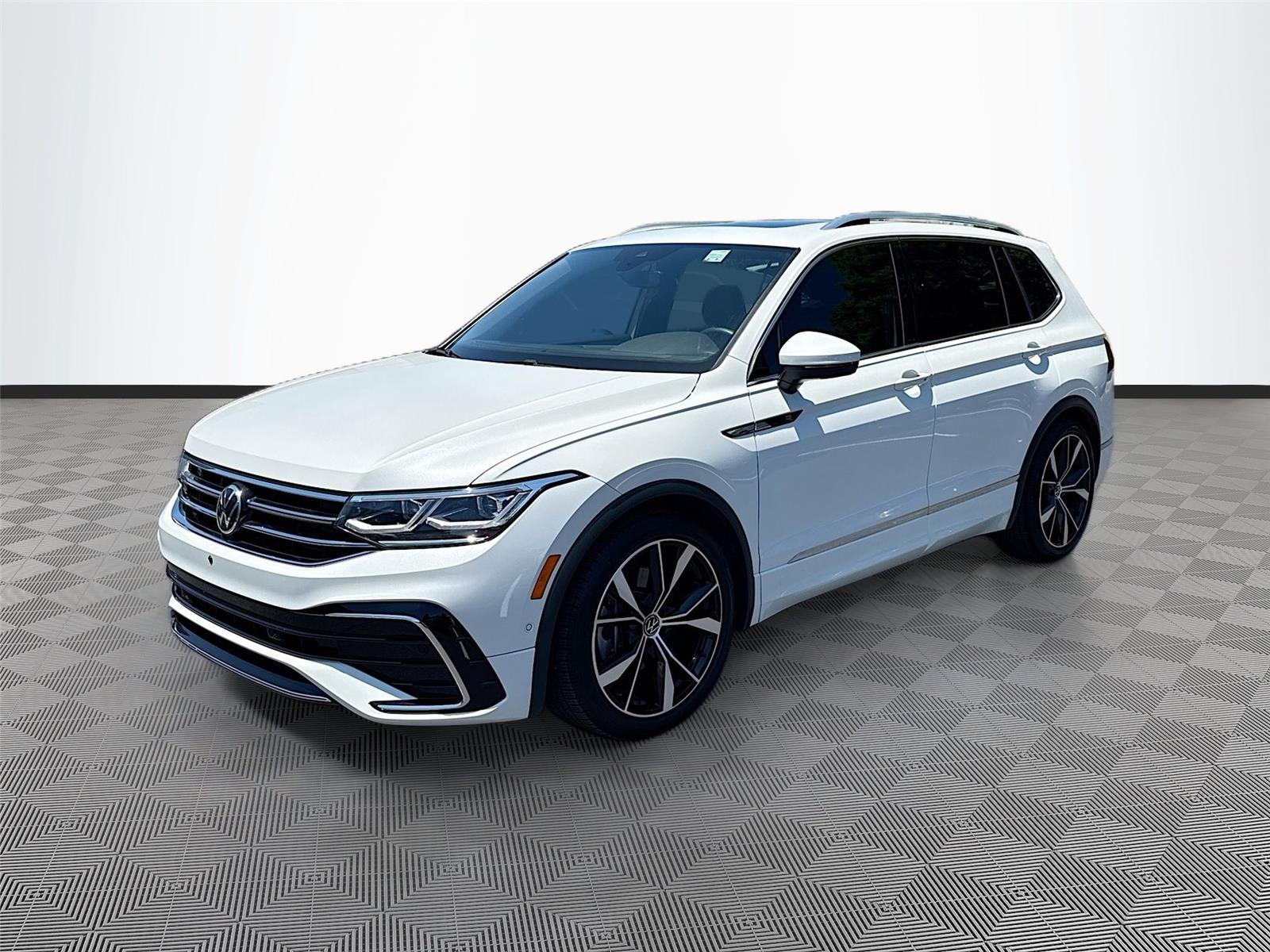 2024 Volkswagen Tiguan SEL R-Line