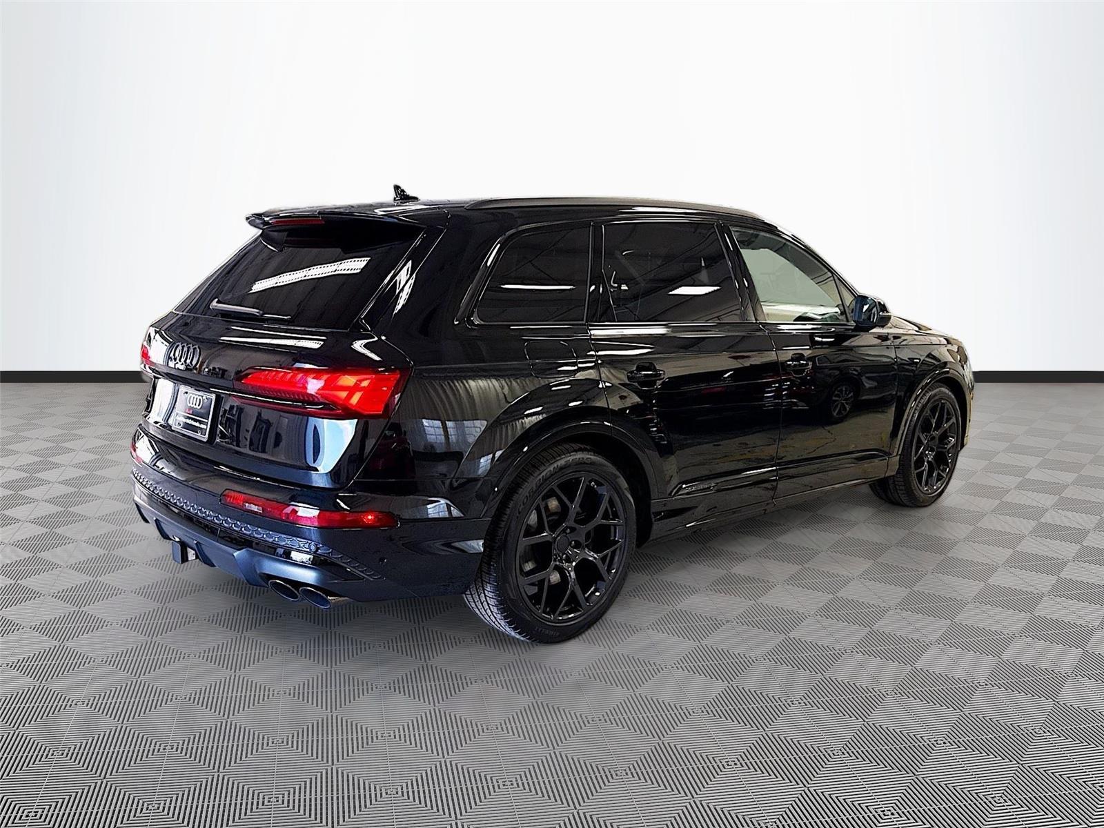 2026 Audi SQ7 Premium Plus