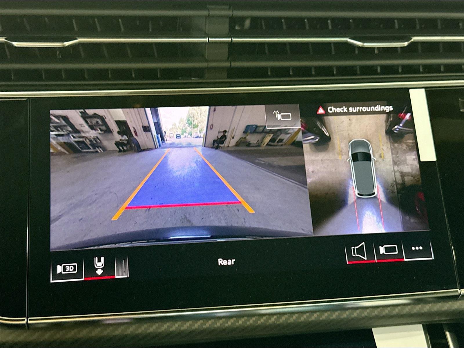 2026 Audi SQ7 Premium Plus