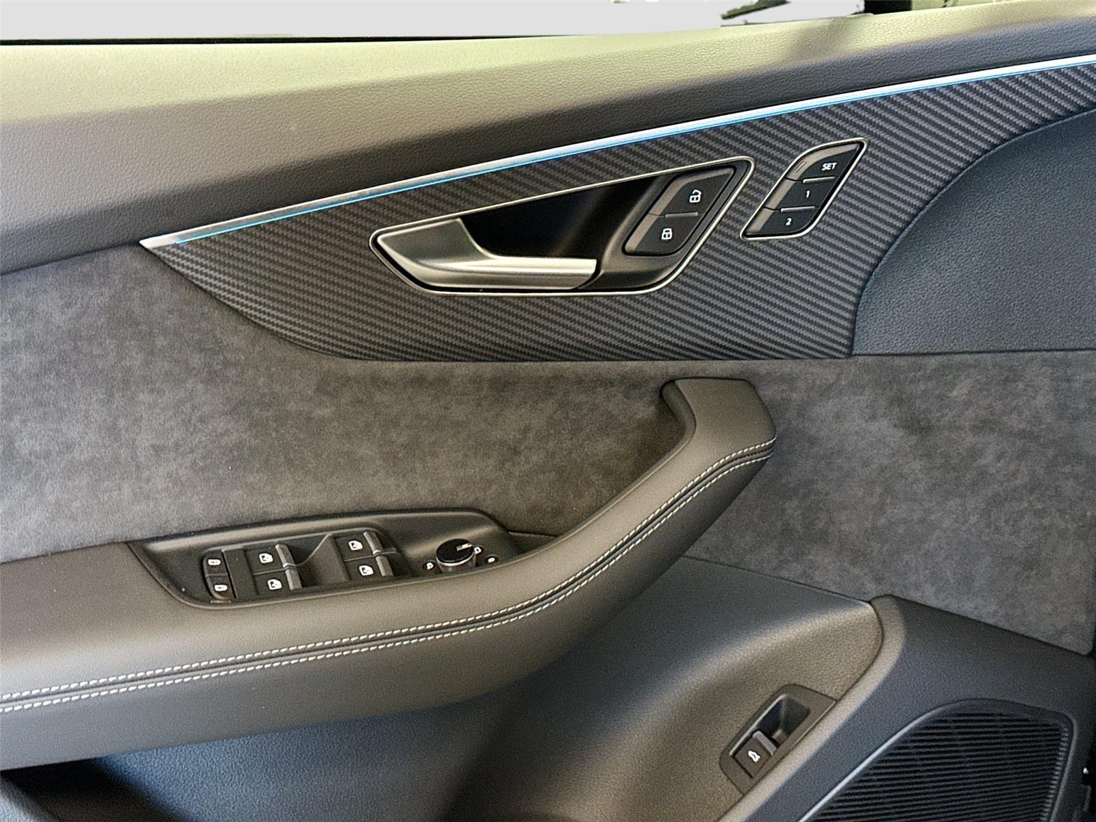 2026 Audi SQ7 Premium Plus