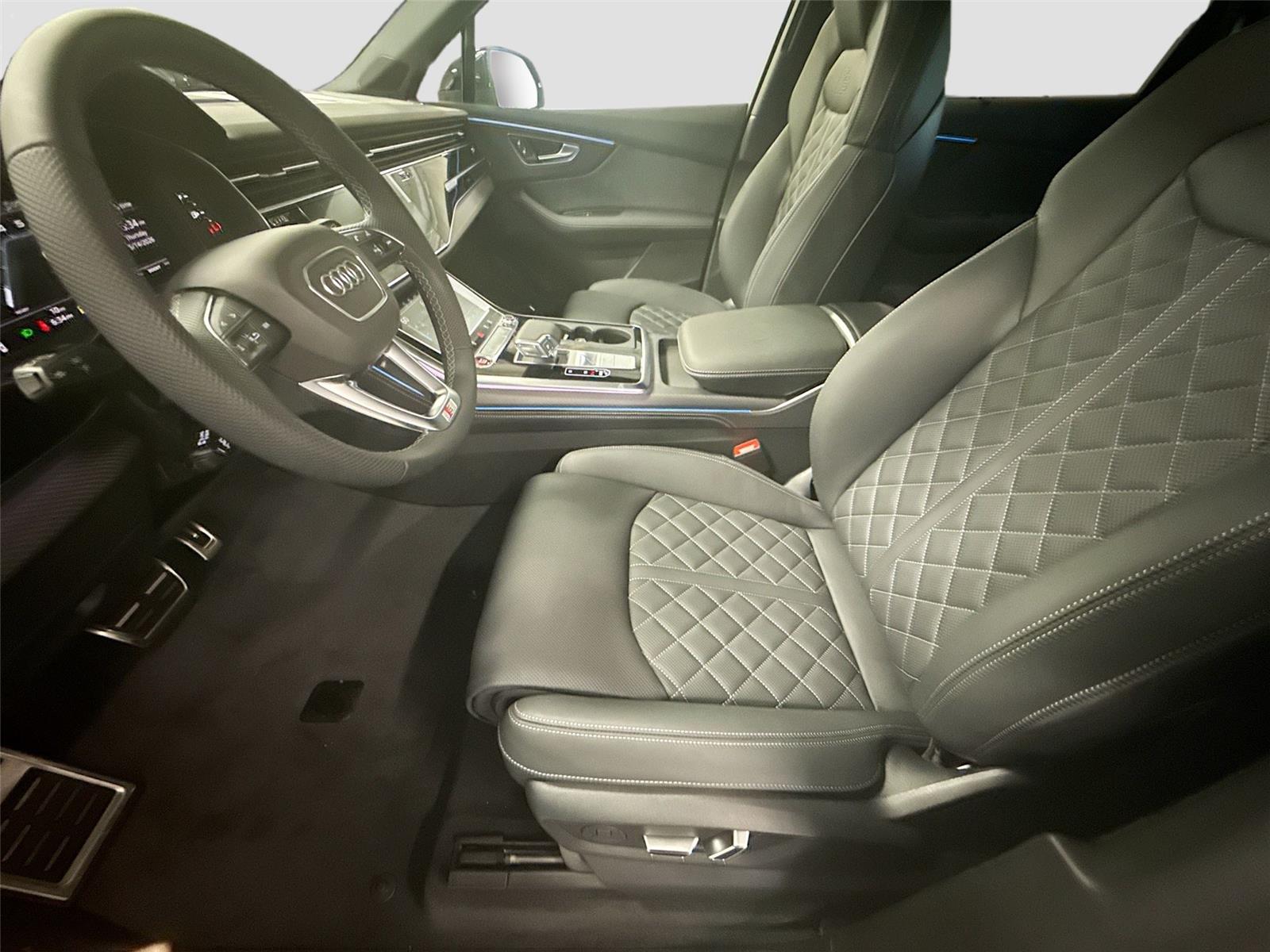 2026 Audi SQ7 Premium Plus