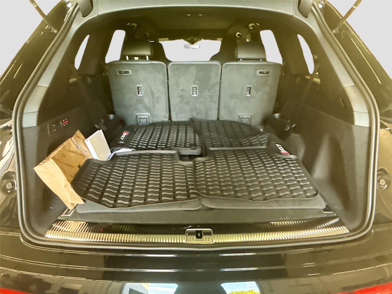 2026 Audi SQ7 Premium Plus