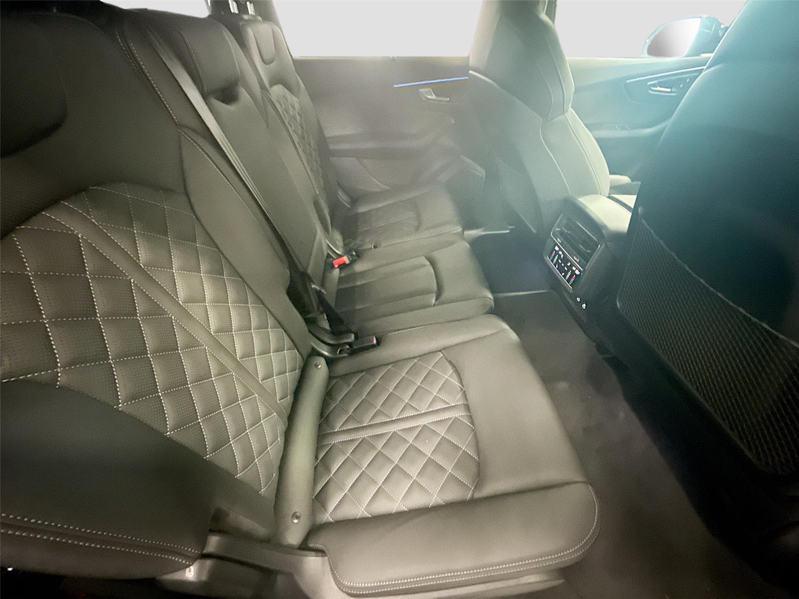 2026 Audi SQ7 Premium Plus