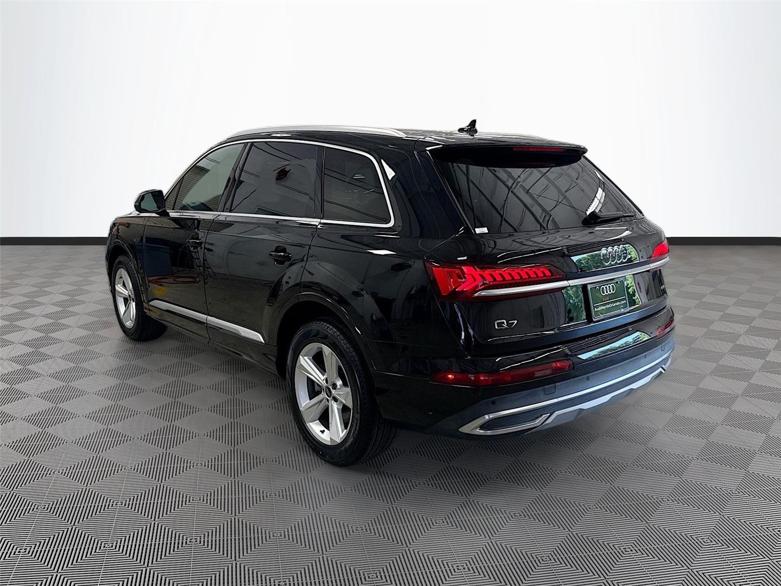 2022 Audi Q7 Premium Plus