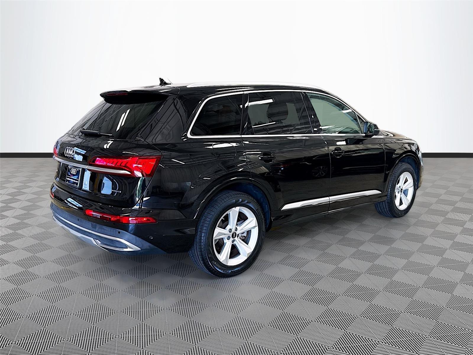 2022 Audi Q7 Premium Plus