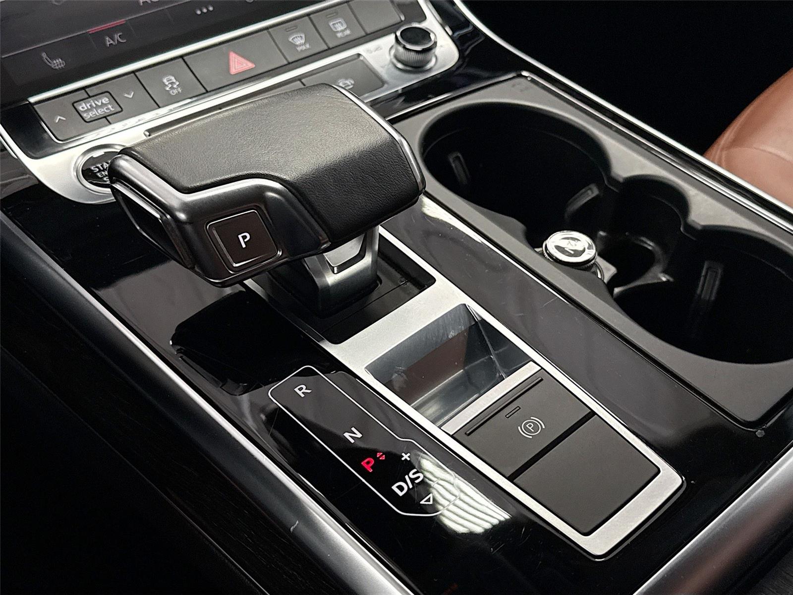 2022 Audi Q7 Premium Plus