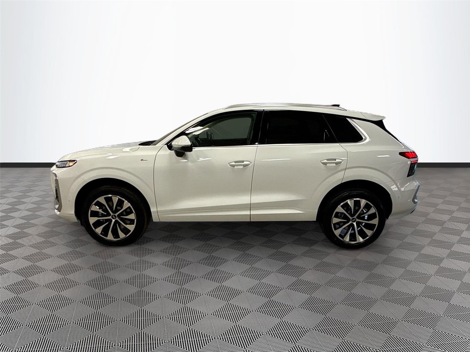 2026 Audi Q3 S line