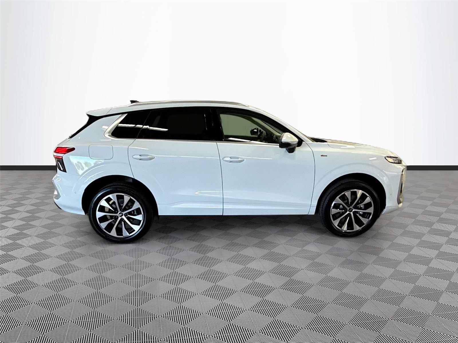 2026 Audi Q3 S line