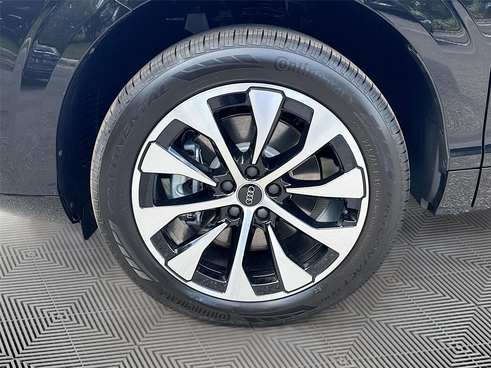 2026 Audi Q3 S line